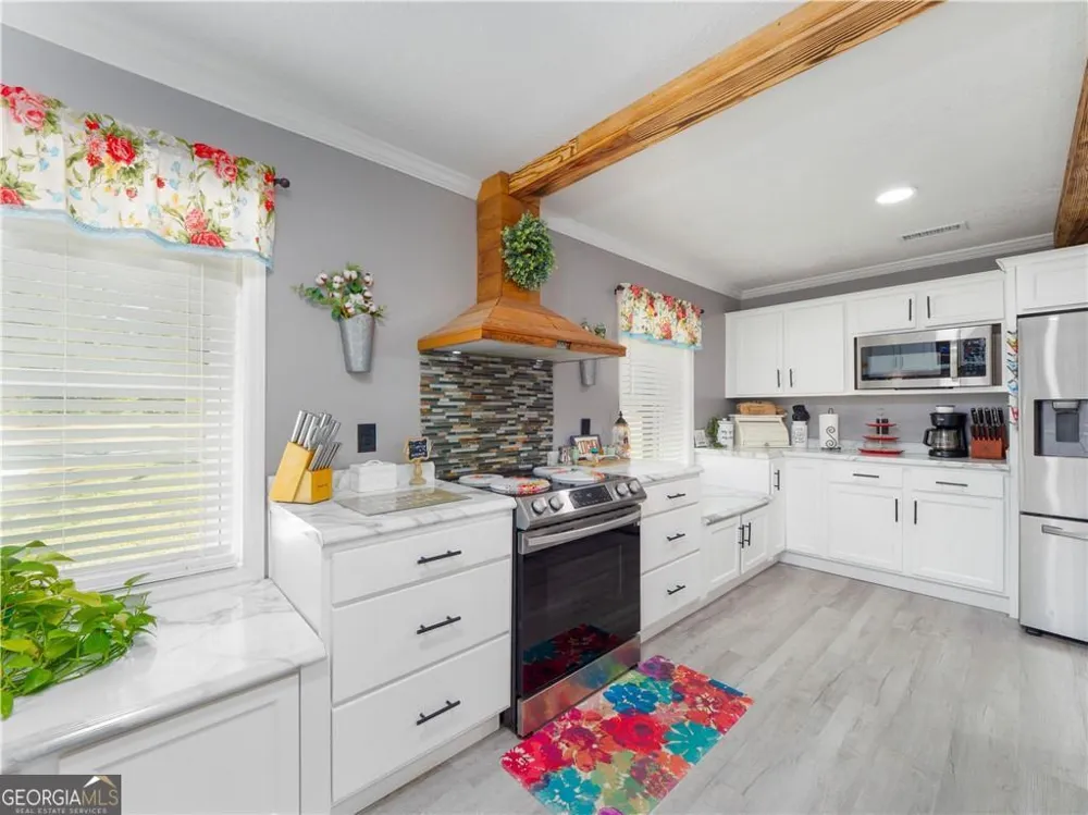 2075 Sylvia LN Waycross, GA 31503