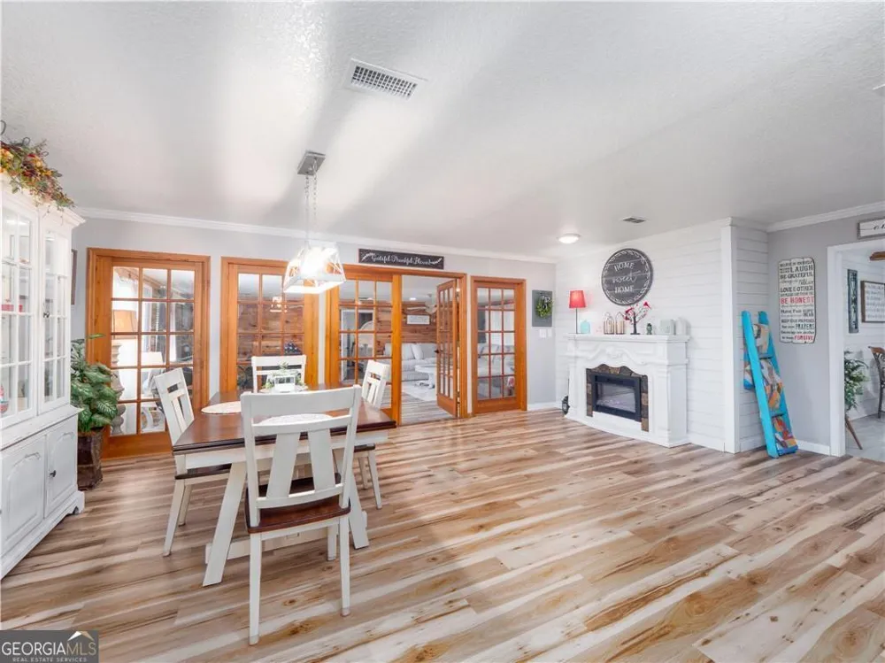 2075 Sylvia LN Waycross, GA 31503