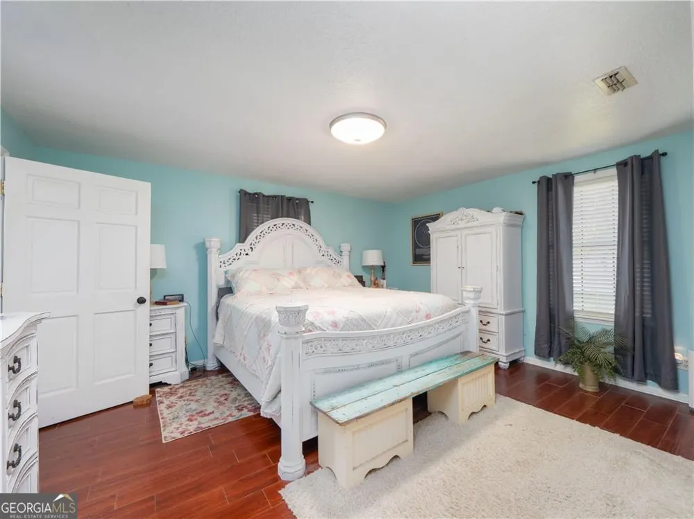 2075 Sylvia LN Waycross, GA 31503