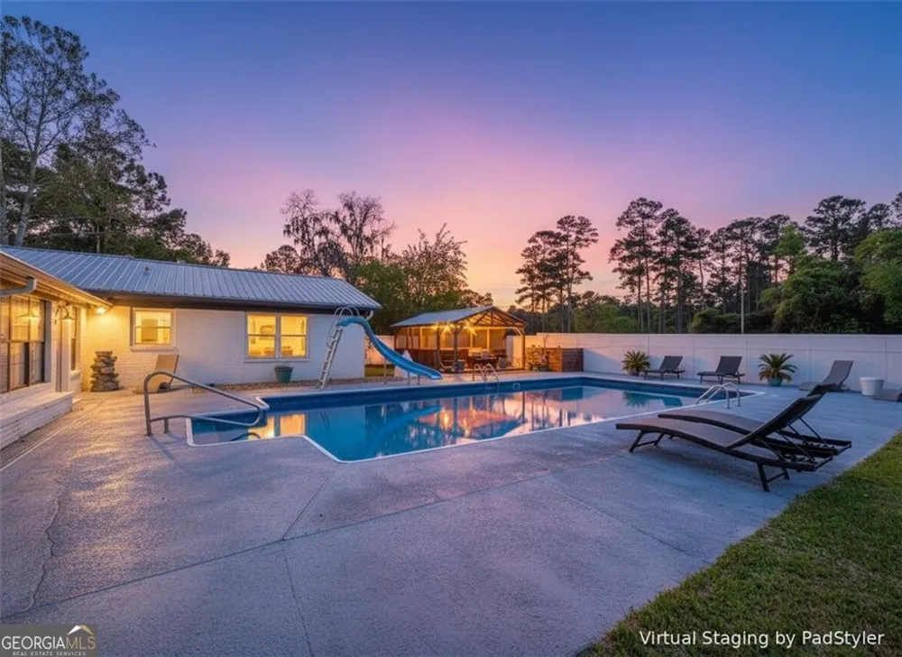 2075 Sylvia LN Waycross, GA 31503