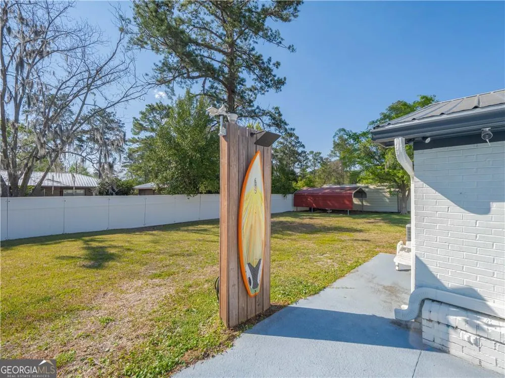 2075 Sylvia LN Waycross, GA 31503