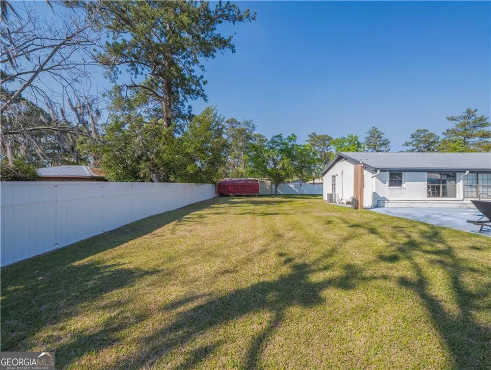 2075 Sylvia LN Waycross, GA 31503