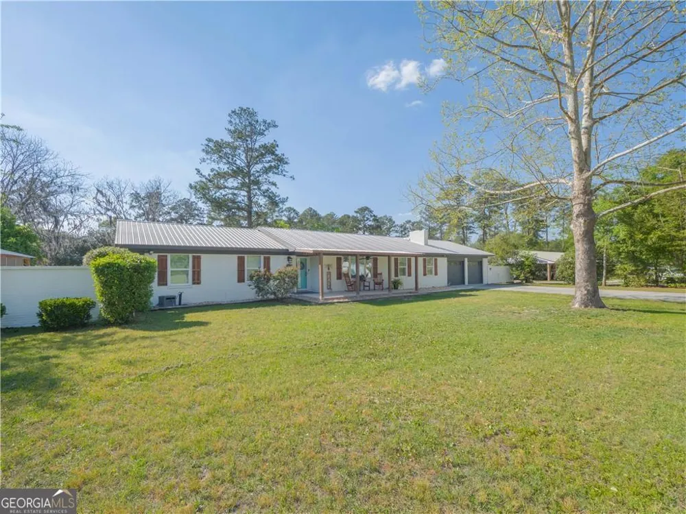 2075 Sylvia LN Waycross, GA 31503