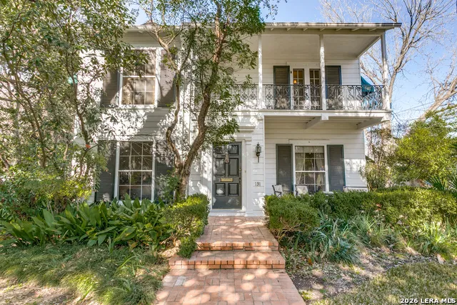 131 Mary D Alamo Heights, TX 78209