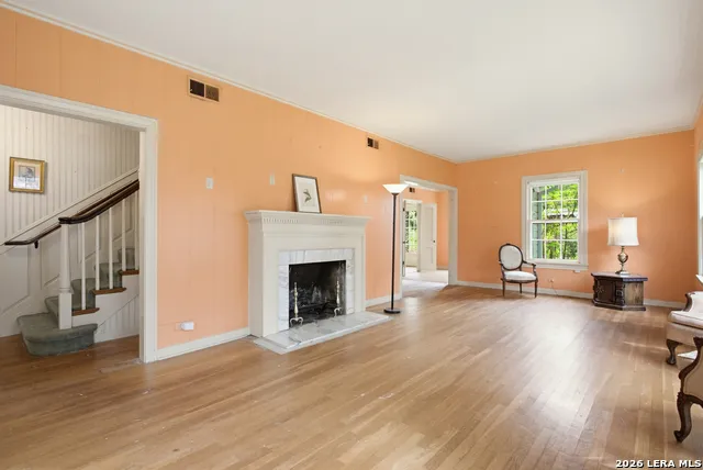 131 Mary D Alamo Heights, TX 78209