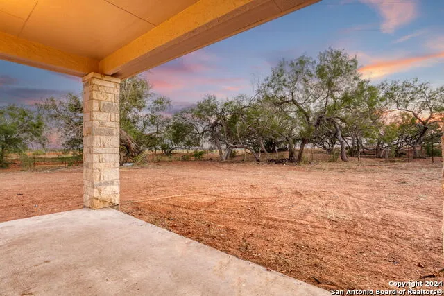 288 COUNTY ROAD 105 Floresville, TX 78114