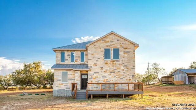 288 COUNTY ROAD 105 Floresville, TX 78114