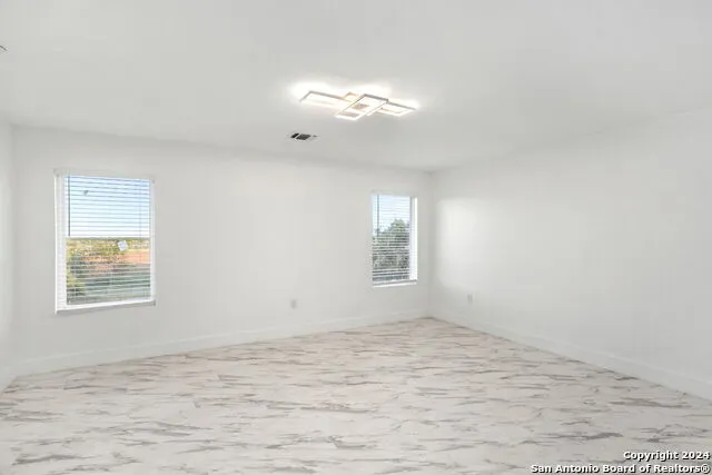 288 COUNTY ROAD 105 Floresville, TX 78114