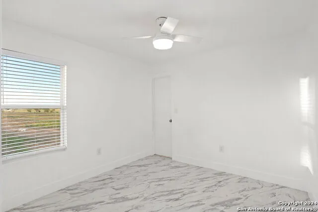 288 COUNTY ROAD 105 Floresville, TX 78114