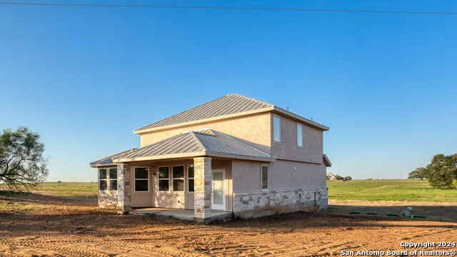 288 COUNTY ROAD 105 Floresville, TX 78114