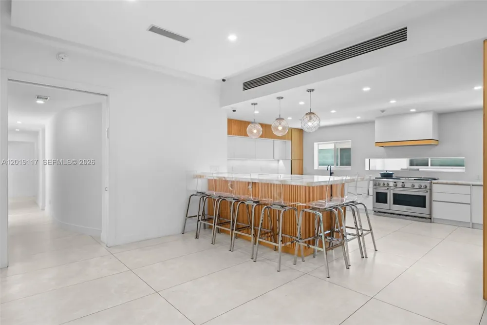3748 Prairie Ave Miami Beach, FL 33140