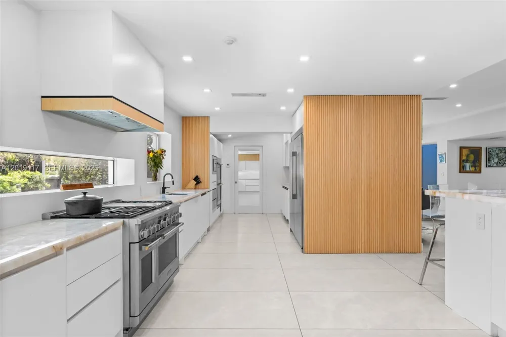 3748 Prairie Ave Miami Beach, FL 33140