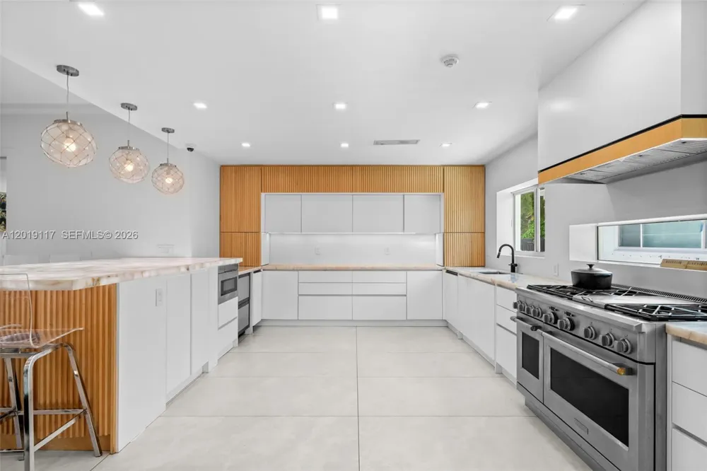 3748 Prairie Ave Miami Beach, FL 33140