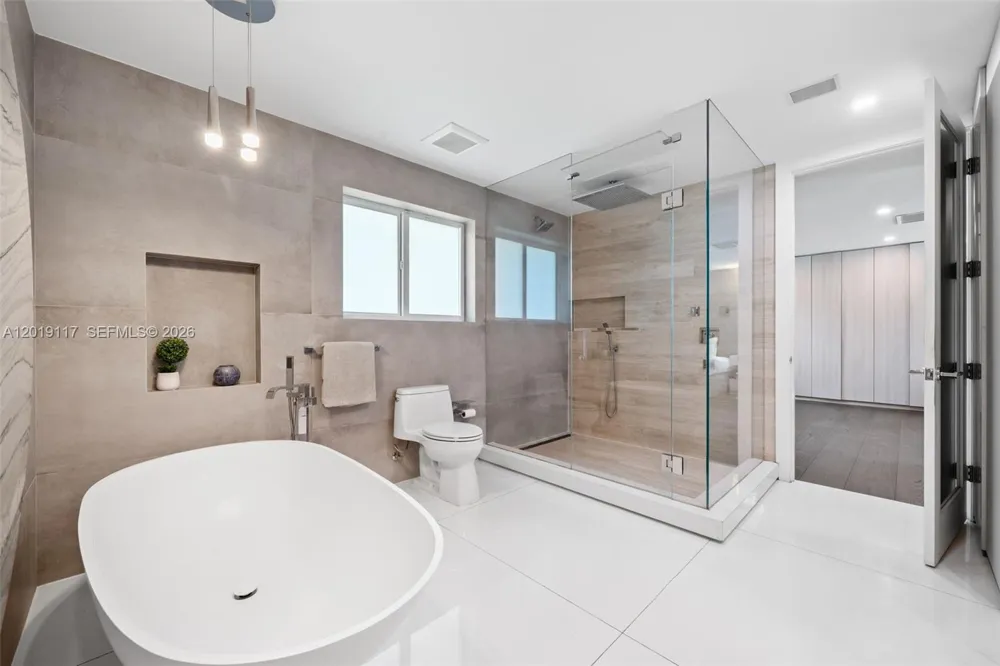 3748 Prairie Ave Miami Beach, FL 33140