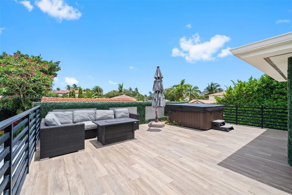 3748 Prairie Ave Miami Beach, FL 33140