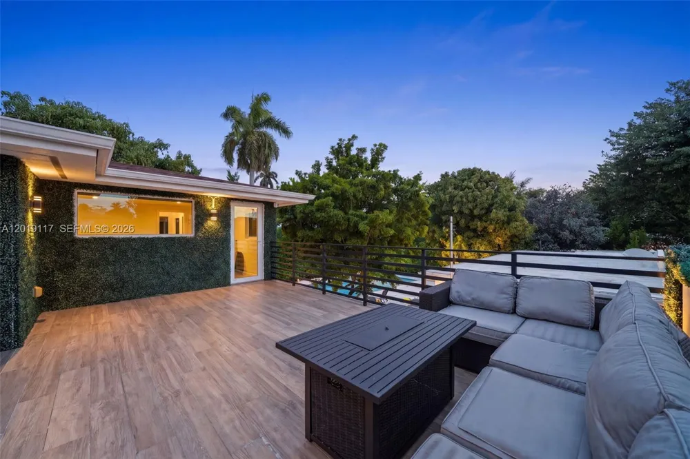 3748 Prairie Ave Miami Beach, FL 33140