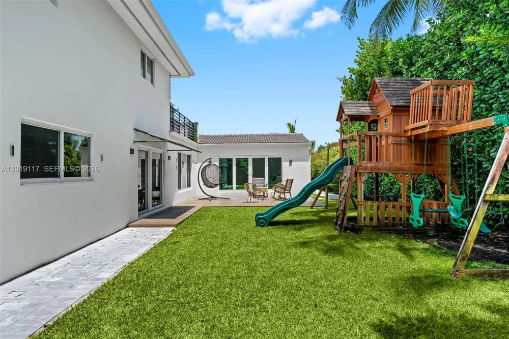 3748 Prairie Ave Miami Beach, FL 33140
