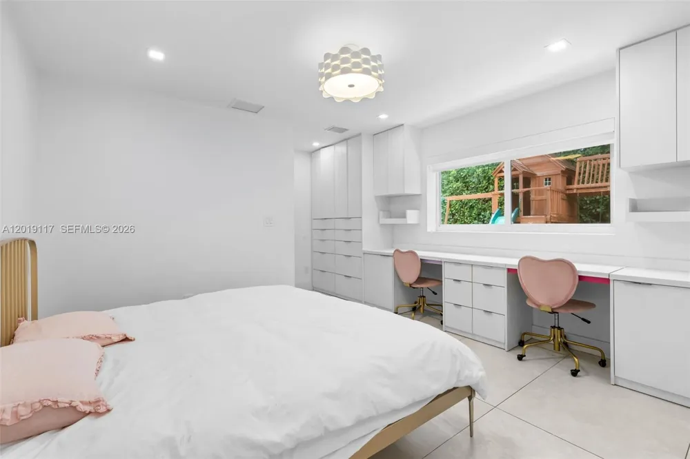3748 Prairie Ave Miami Beach, FL 33140