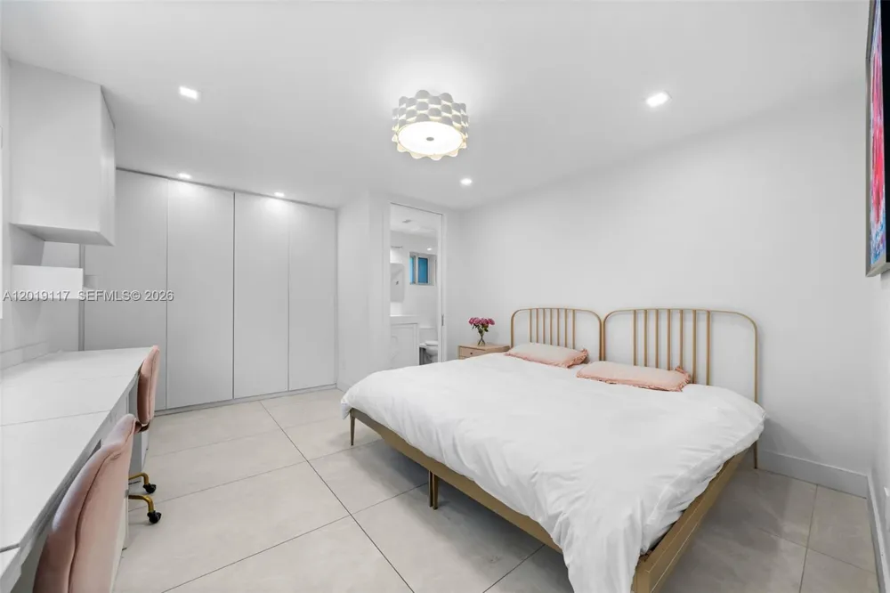3748 Prairie Ave Miami Beach, FL 33140