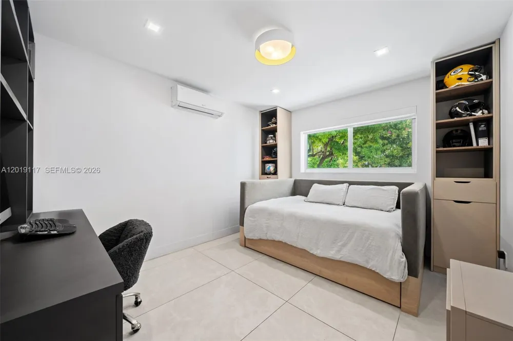 3748 Prairie Ave Miami Beach, FL 33140