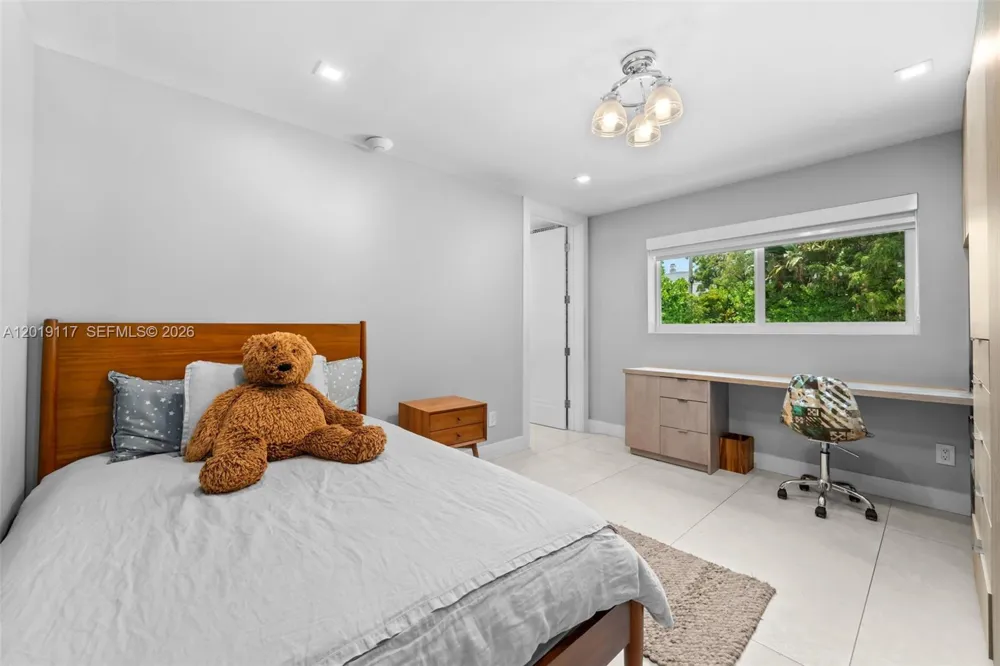3748 Prairie Ave Miami Beach, FL 33140