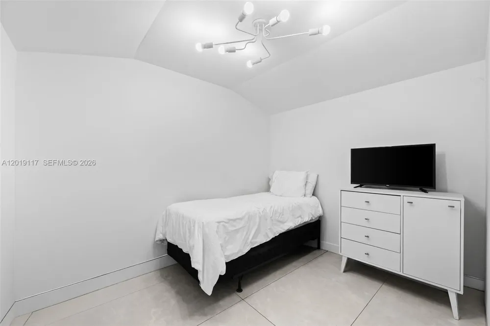 3748 Prairie Ave Miami Beach, FL 33140