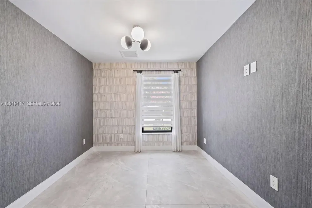 3748 Prairie Ave Miami Beach, FL 33140