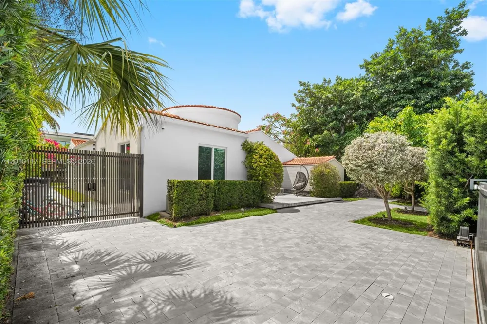 3748 Prairie Ave Miami Beach, FL 33140
