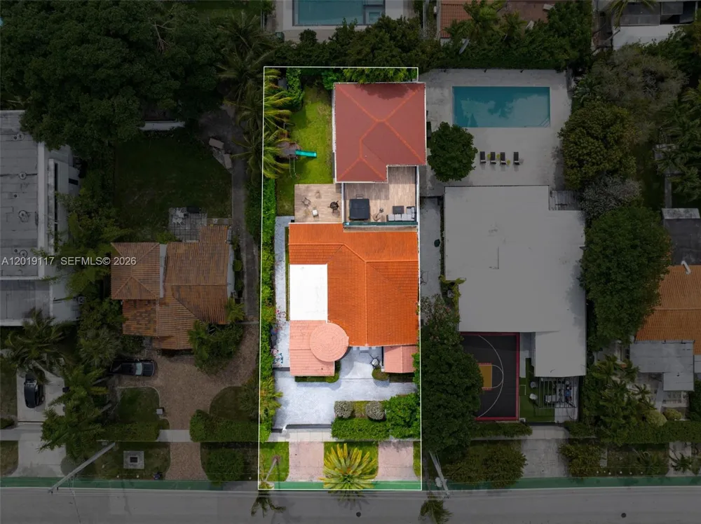 3748 Prairie Ave Miami Beach, FL 33140