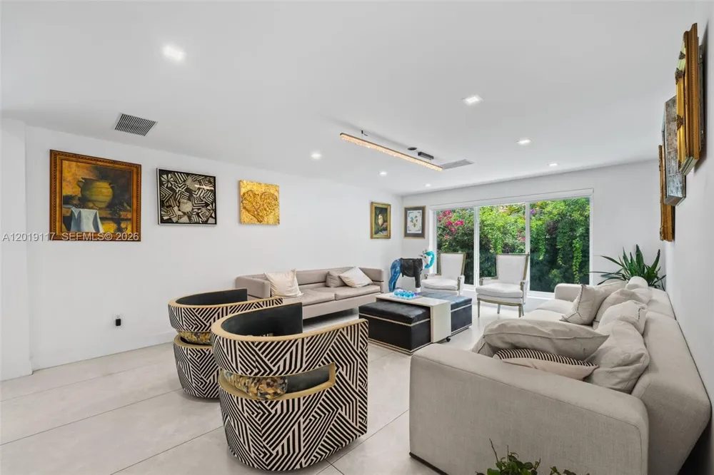 3748 Prairie Ave Miami Beach, FL 33140