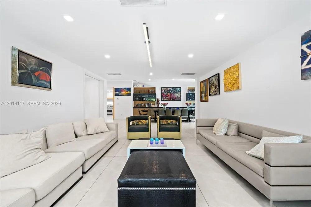 3748 Prairie Ave Miami Beach, FL 33140