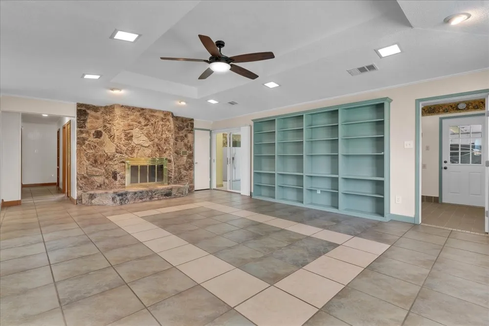 1900 S Duncanville Road Ovilla, TX 75154
