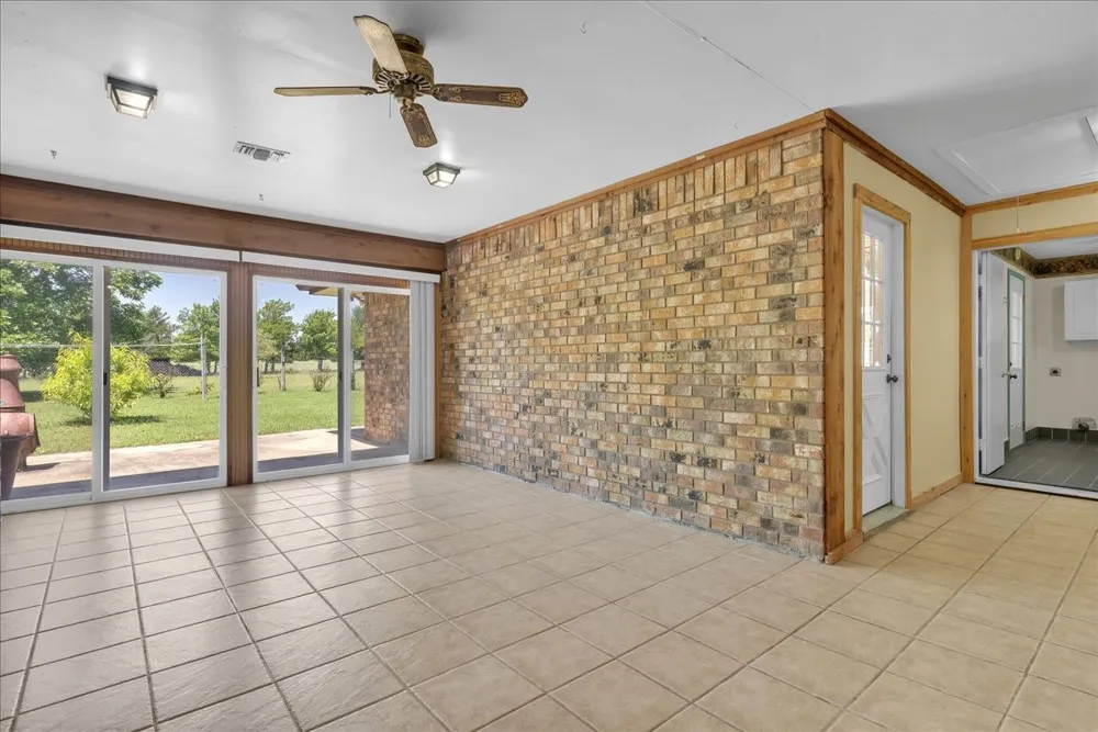 1900 S Duncanville Road Ovilla, TX 75154