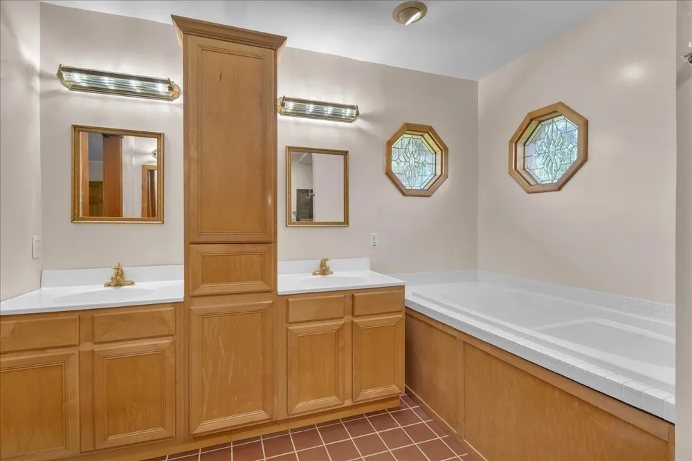 1900 S Duncanville Road Ovilla, TX 75154