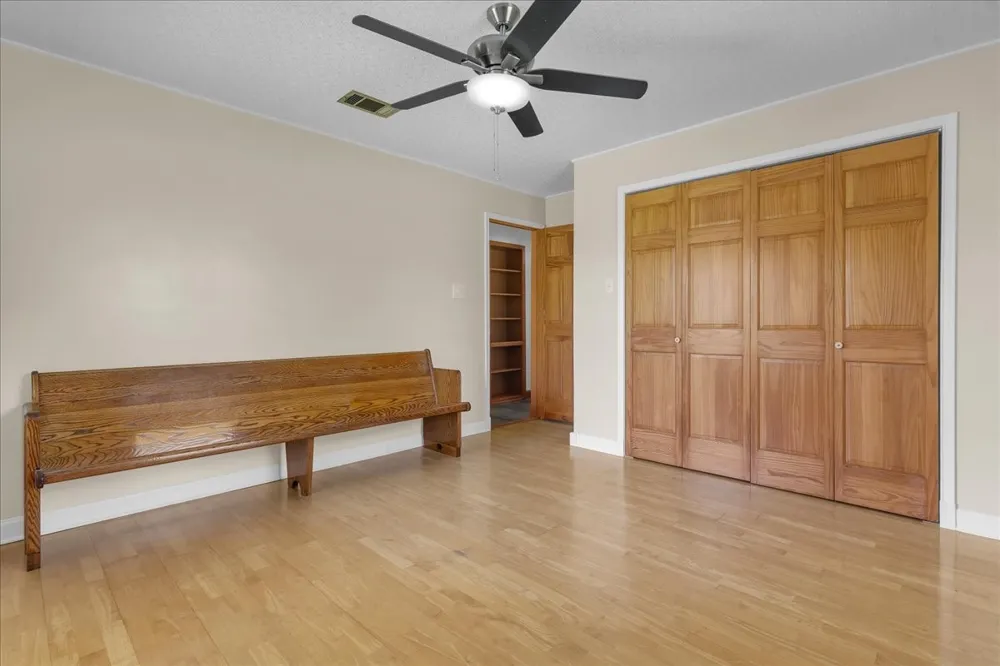 1900 S Duncanville Road Ovilla, TX 75154