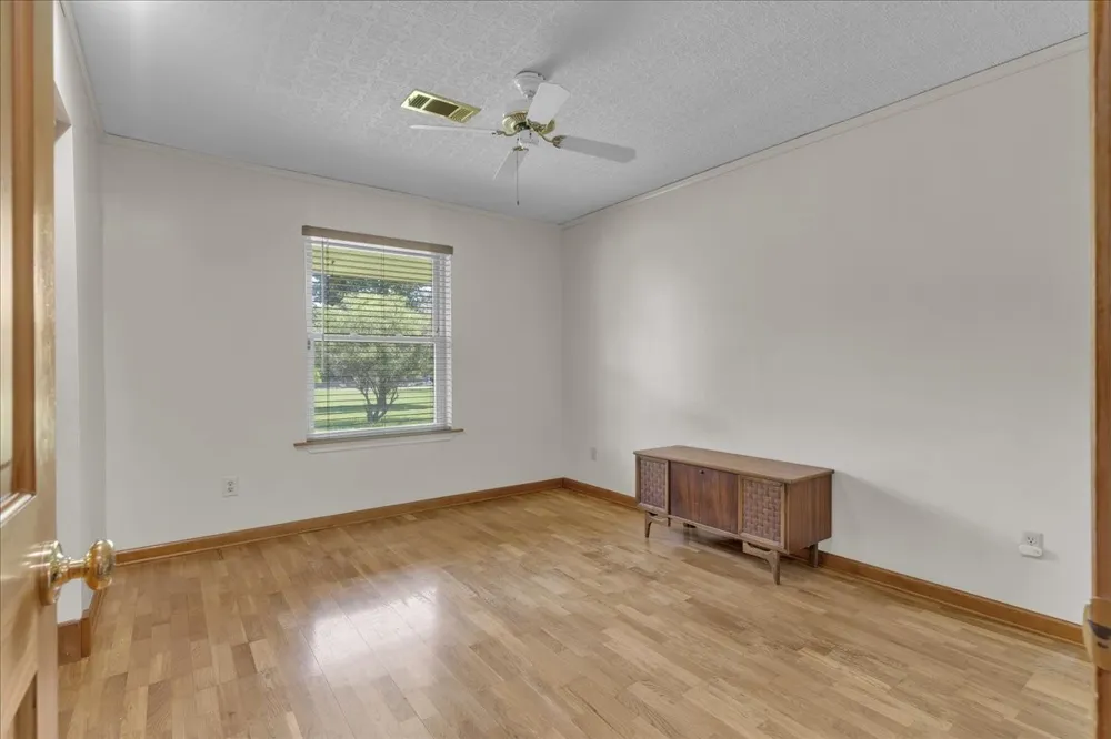1900 S Duncanville Road Ovilla, TX 75154