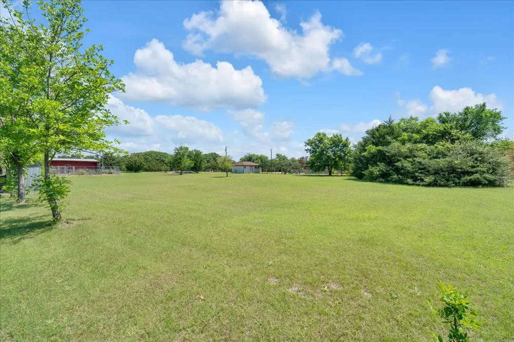 1900 S Duncanville Road Ovilla, TX 75154