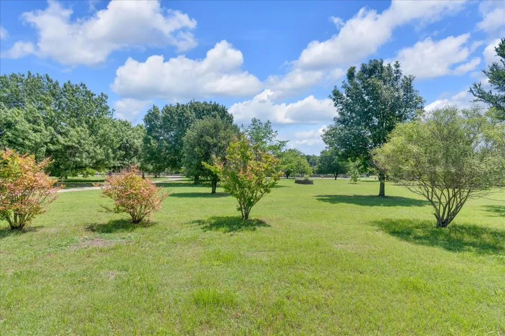 1900 S Duncanville Road Ovilla, TX 75154