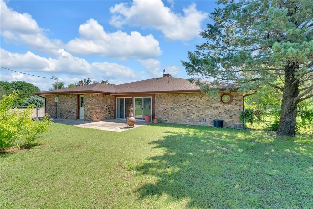 1900 S Duncanville Road Ovilla, TX 75154