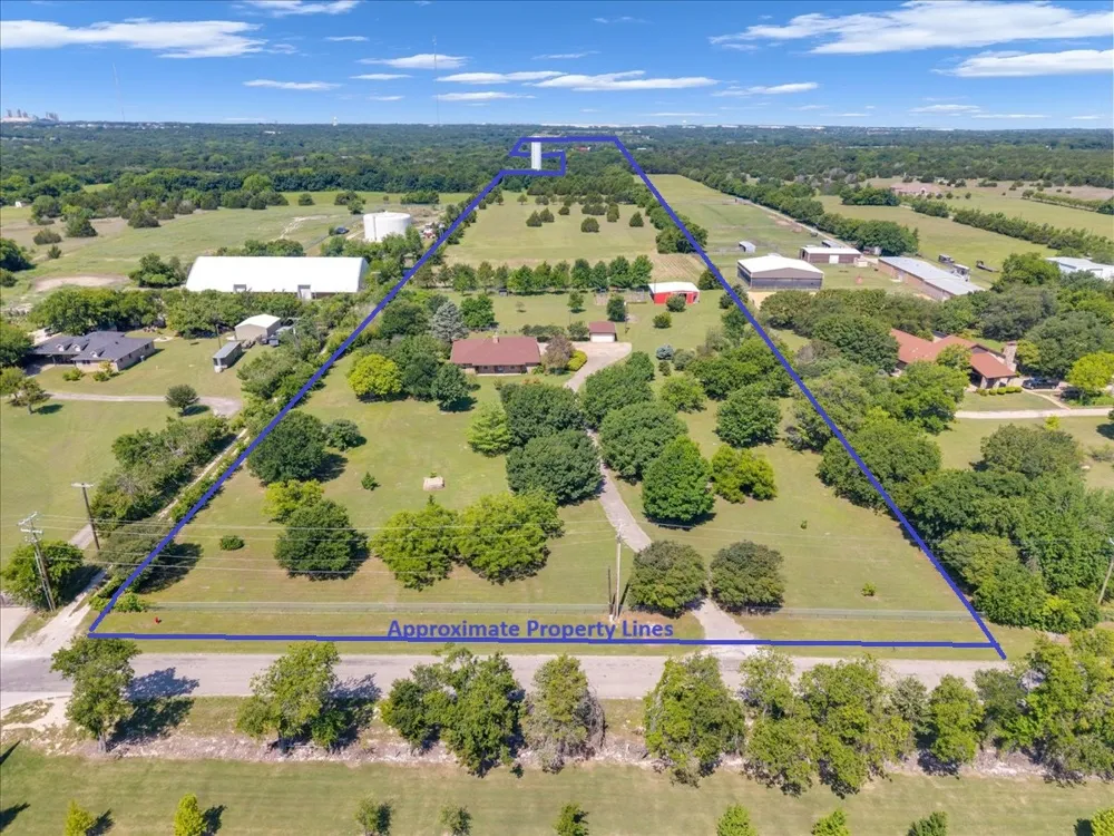 1900 S Duncanville Road Ovilla, TX 75154