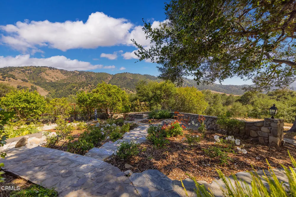 10622 Encino Drive Oak View, CA 93022
