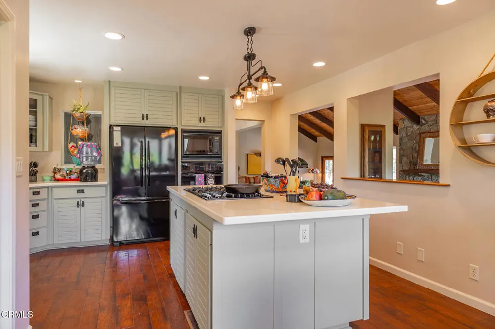 10622 Encino Drive Oak View, CA 93022