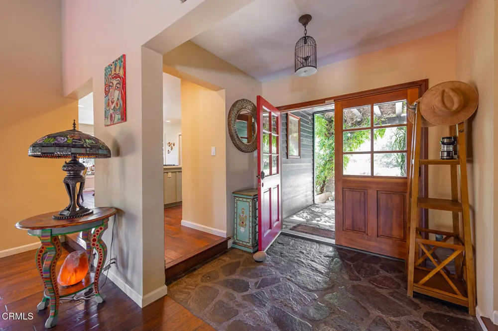 10622 Encino Drive Oak View, CA 93022
