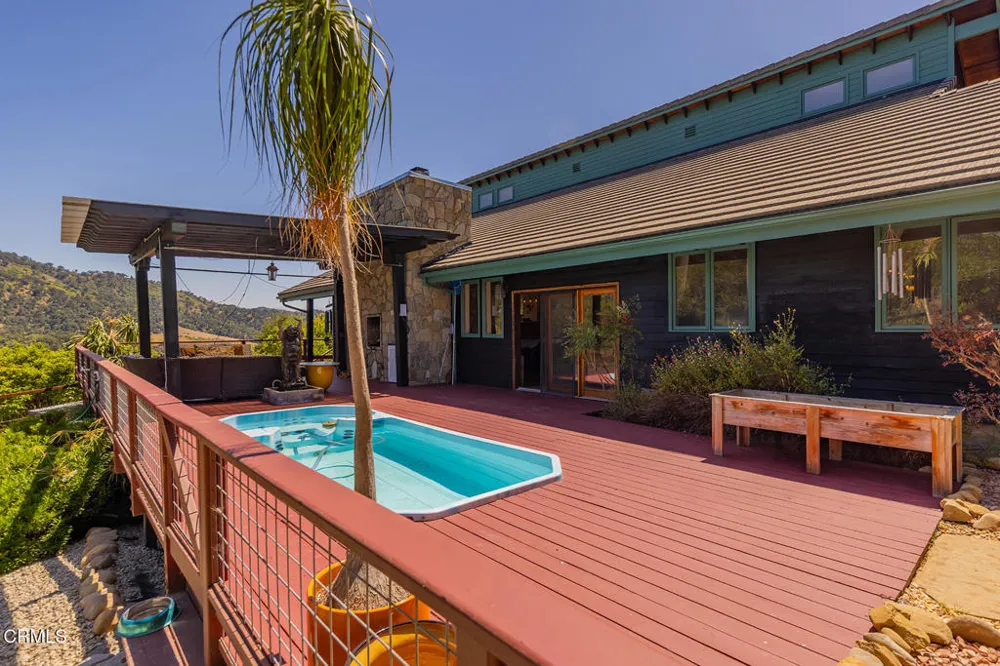 10622 Encino Drive Oak View, CA 93022