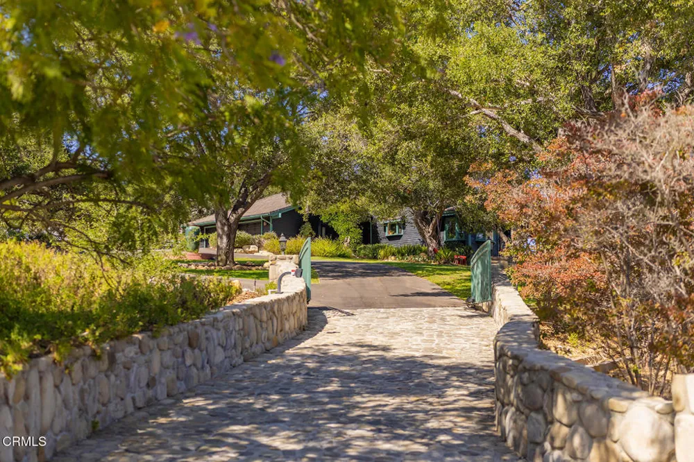 10622 Encino Drive Oak View, CA 93022
