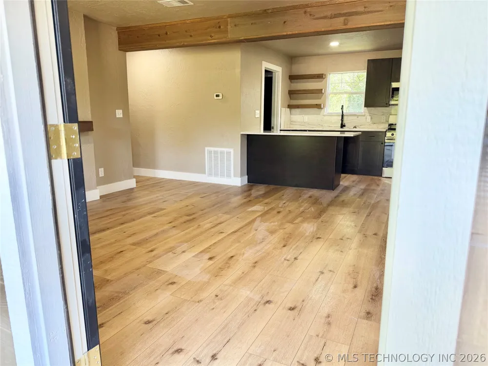 7199 Twin Oak Kingston, OK 73439