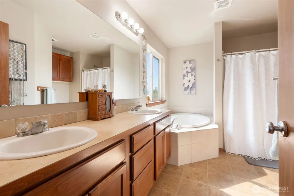 421 Stadium Loop Napavine, WA 98565