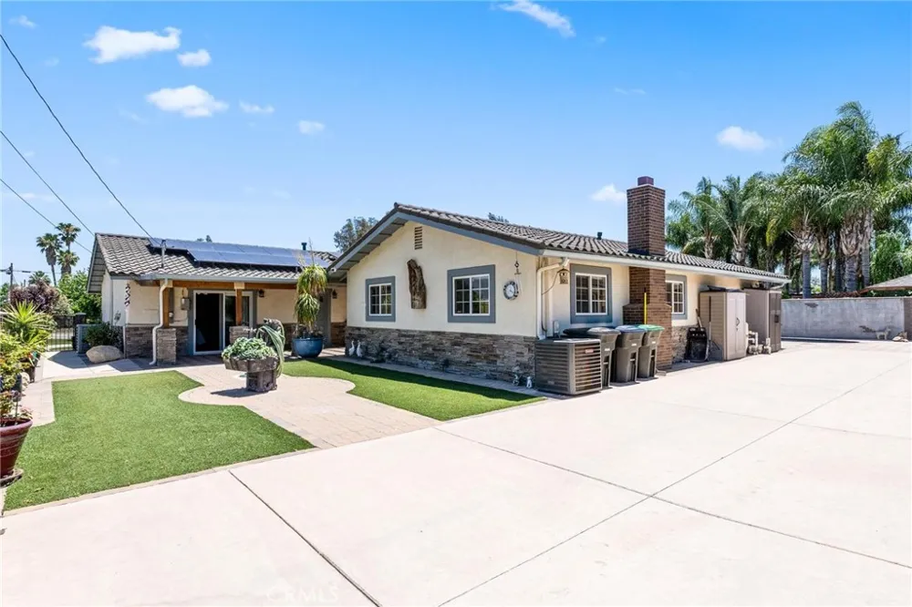 19815 Magnolia Avenue Nuevo, CA 92567