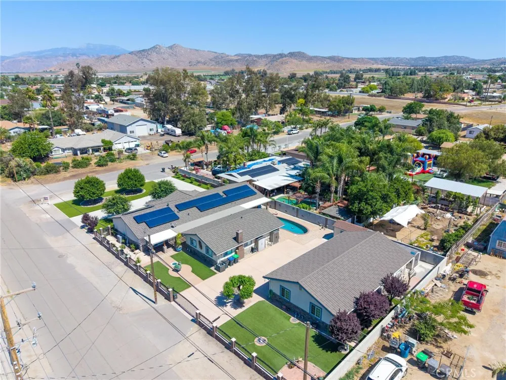 19815 Magnolia Avenue Nuevo, CA 92567