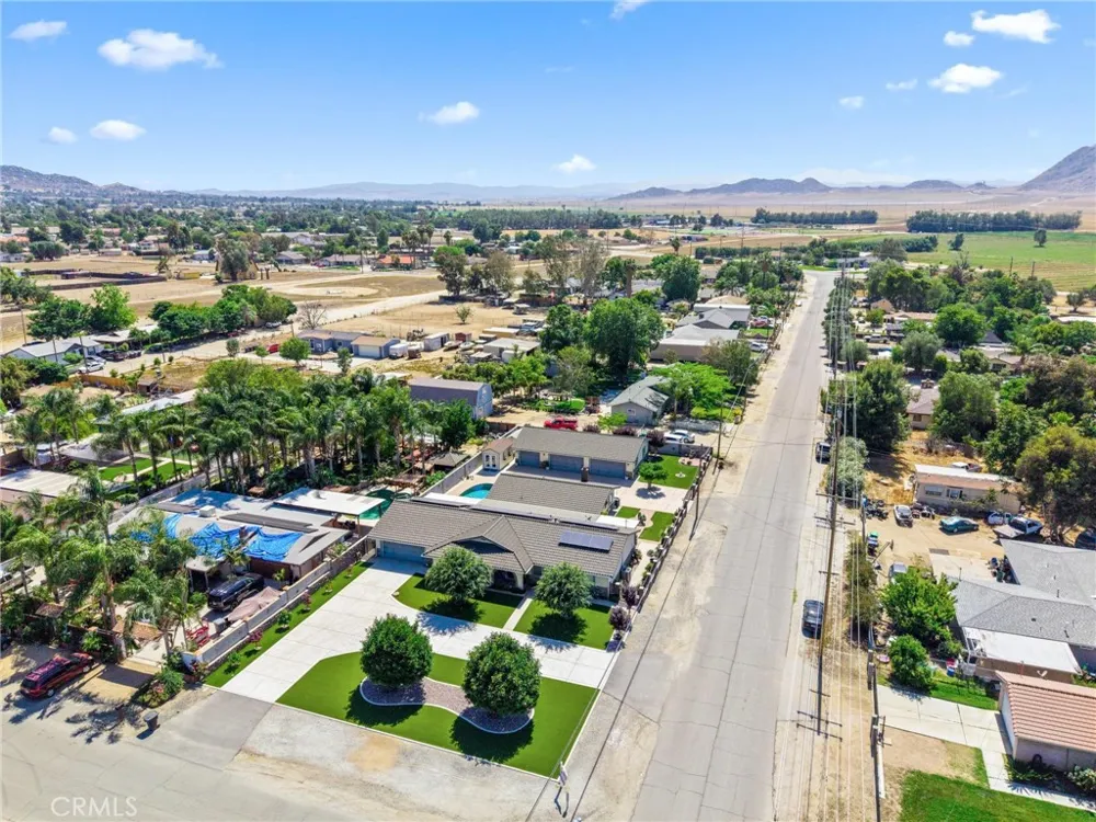 19815 Magnolia Avenue Nuevo, CA 92567